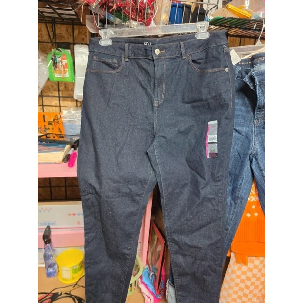 No boundaries jeans (nwt) 17